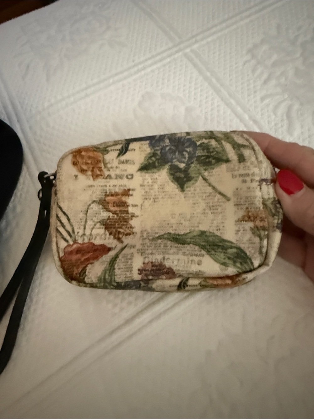 Patricia Nash Beige Floral Print Crossbody with Black Strap - Picture 14 of 16